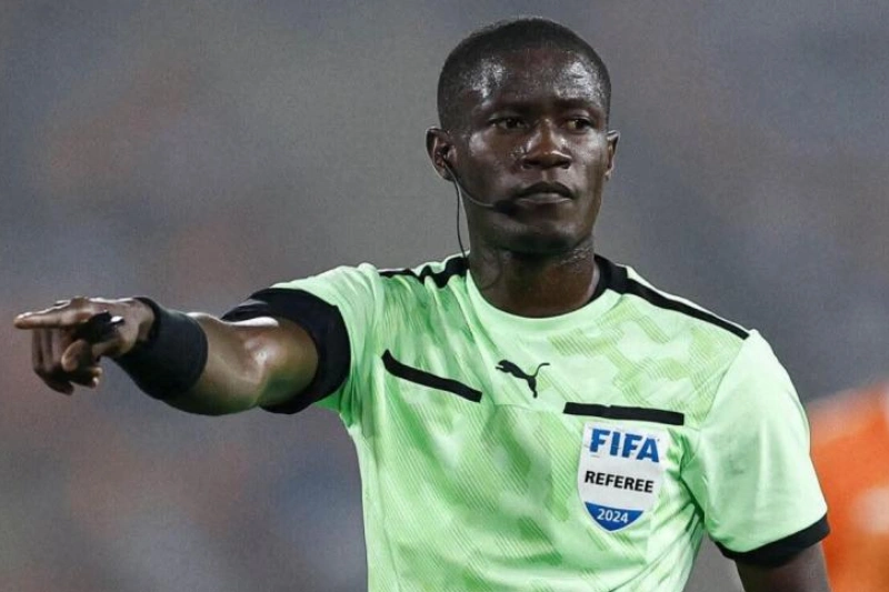 Arbitrage : la CAF désigne Pierre Ghislain Atcho pour le choc Sénégal-Égypte