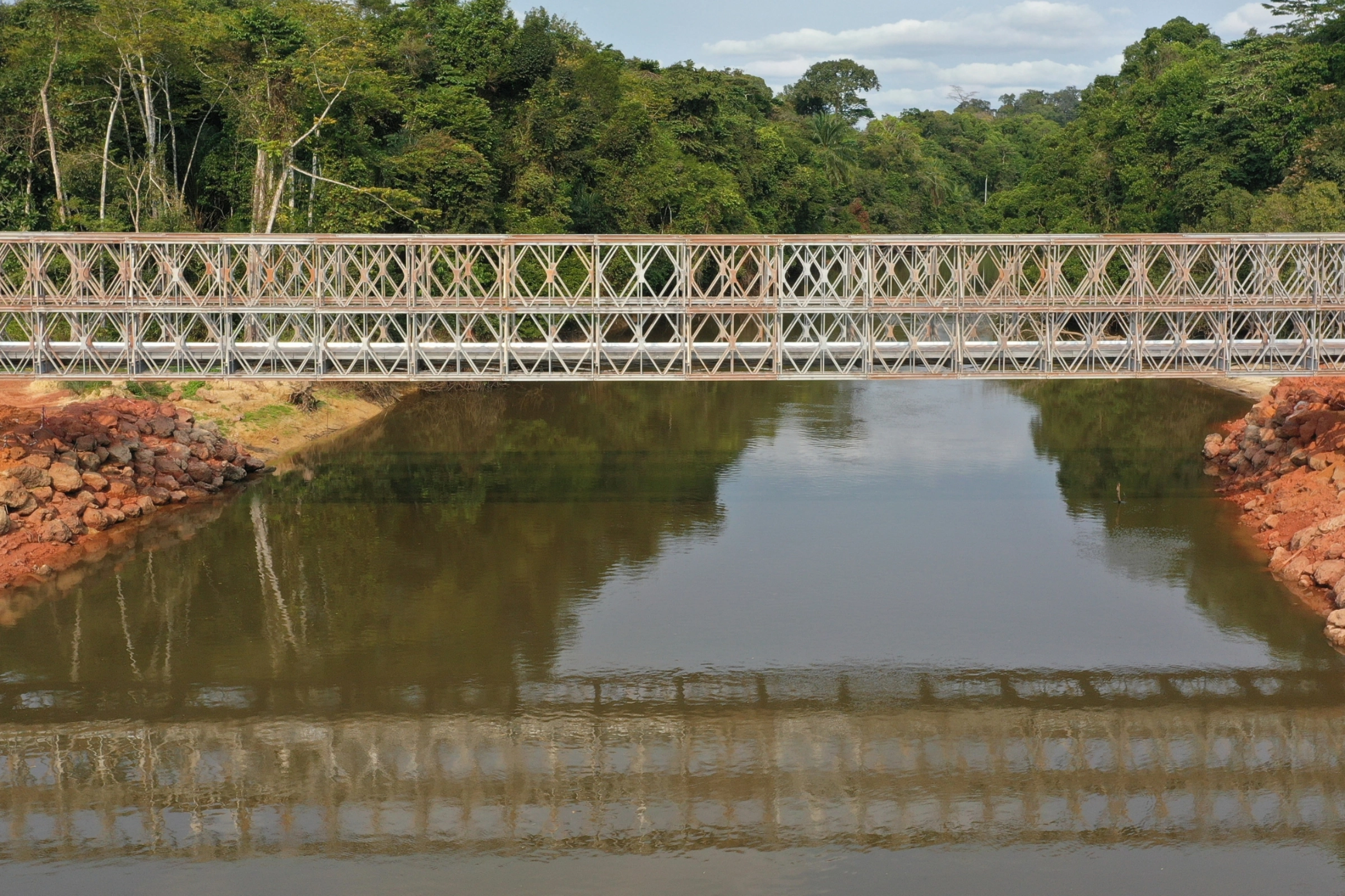 Le pont de la rivière Obangue. © DR