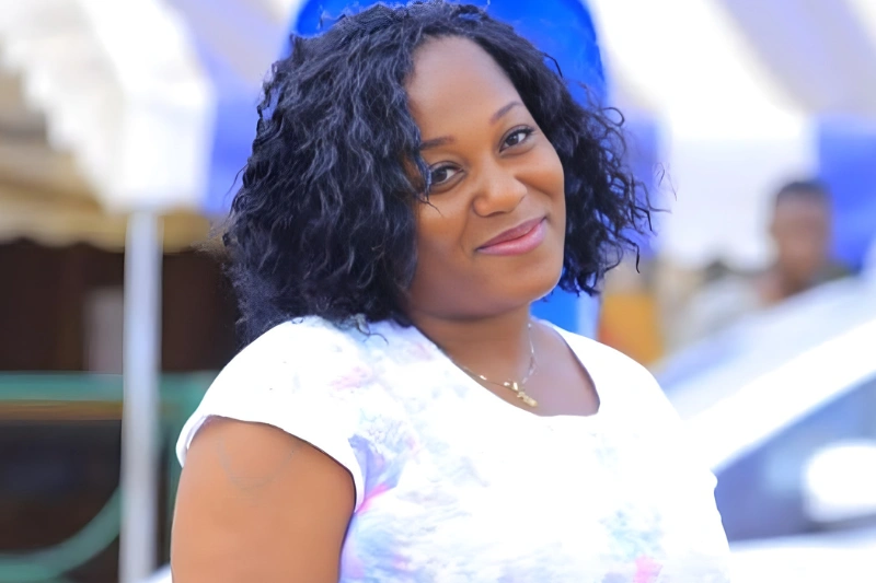 Prunela Angone Essono, Institutrice