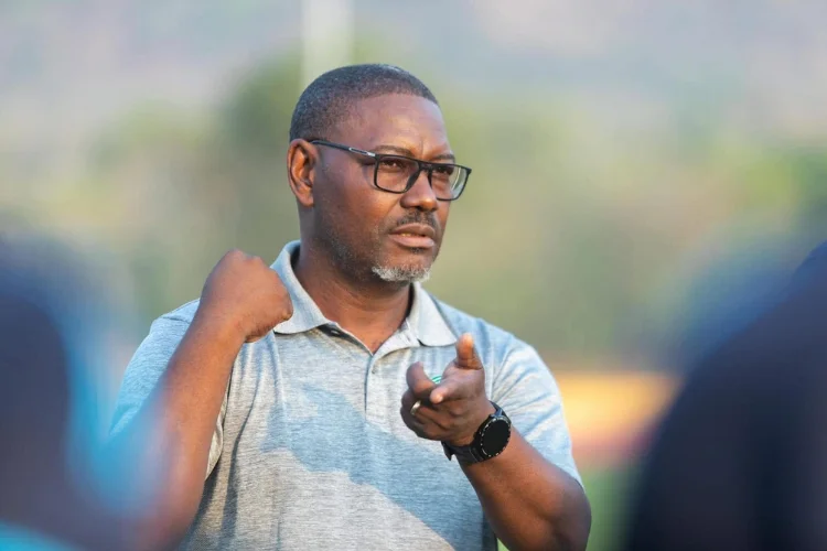 Après le report du National-Foot : Ibela confronté à un dilemme