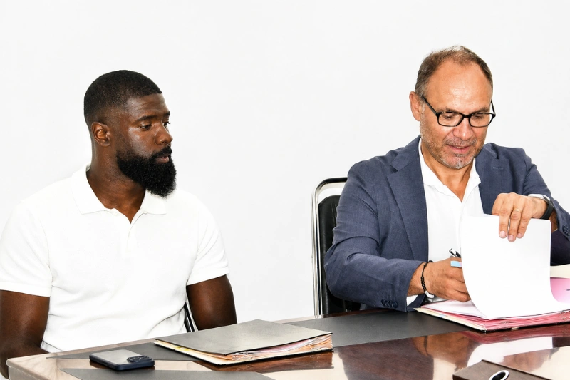 Sébastien Migné, nouveau sélectionneur des panthères du Gabon et Ecuele Manga, manager général 