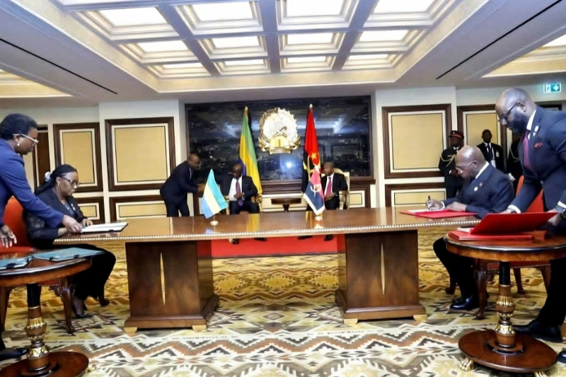 Signature de  trois accords stratégiques entre le Gabon et l'Angola