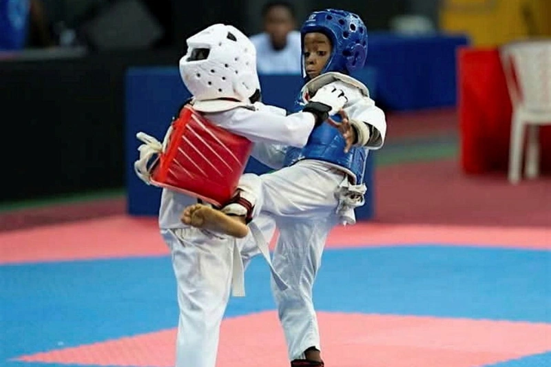 Un instantané des combats de la 28e édition de Baby Champion au Palais des sports de Libreville. © DR