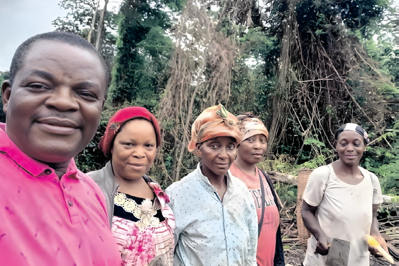 Le dernier selfie de Timoléon Ovono Edou avec ses tantes