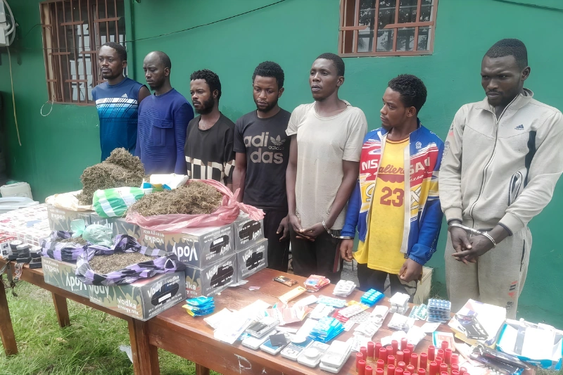 Trafiquants et orpailleurs illégaux à lekoko