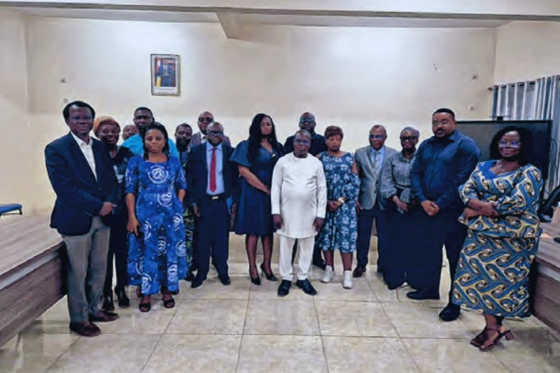 La délégation gabonaise avec la Commission nationale de lutte contre la traite des personnes du Togo.