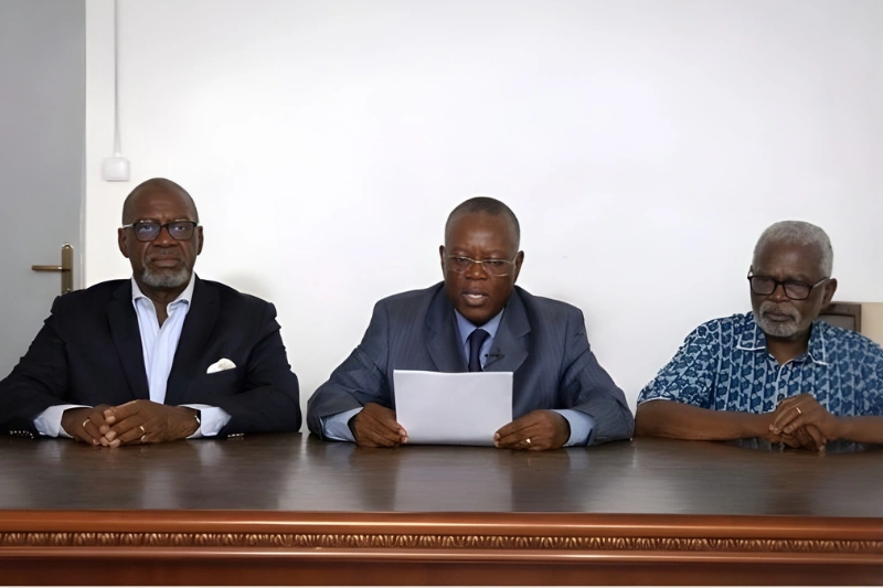 Vincent Moulengui Boukosso et ses compagnons du CNR