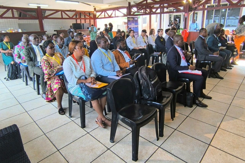 Une vue des participants dont ceux des instituts partenaires venus de France. © DR