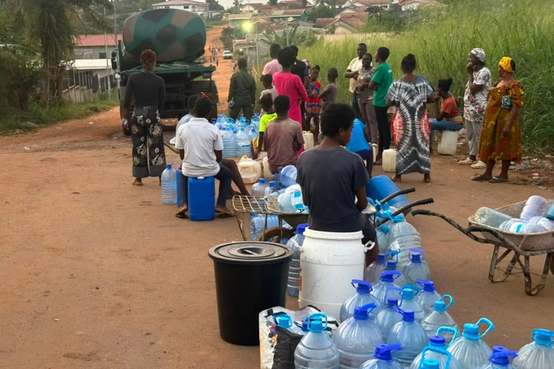 Livraison d'eau à Bikélé-Nzong 