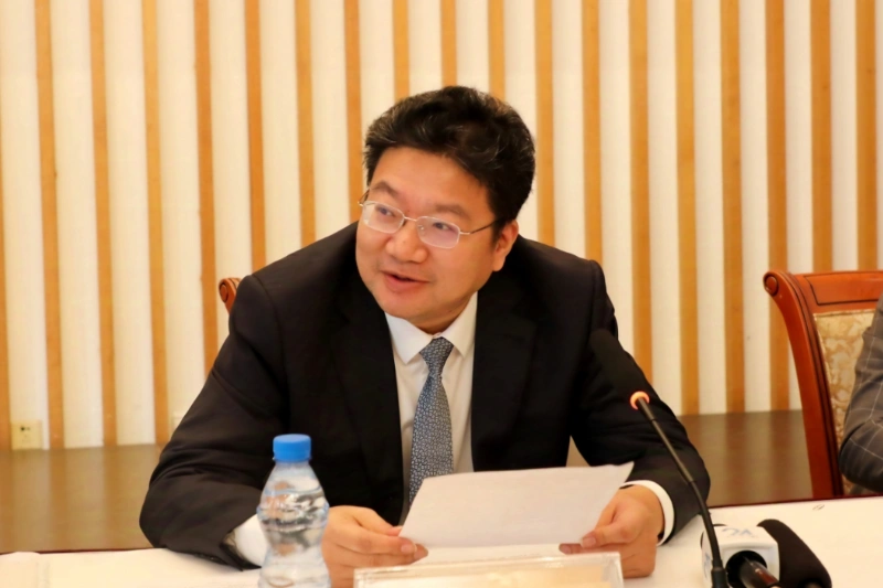  Zhou Ping, ambassadeur de Chine au Gabon