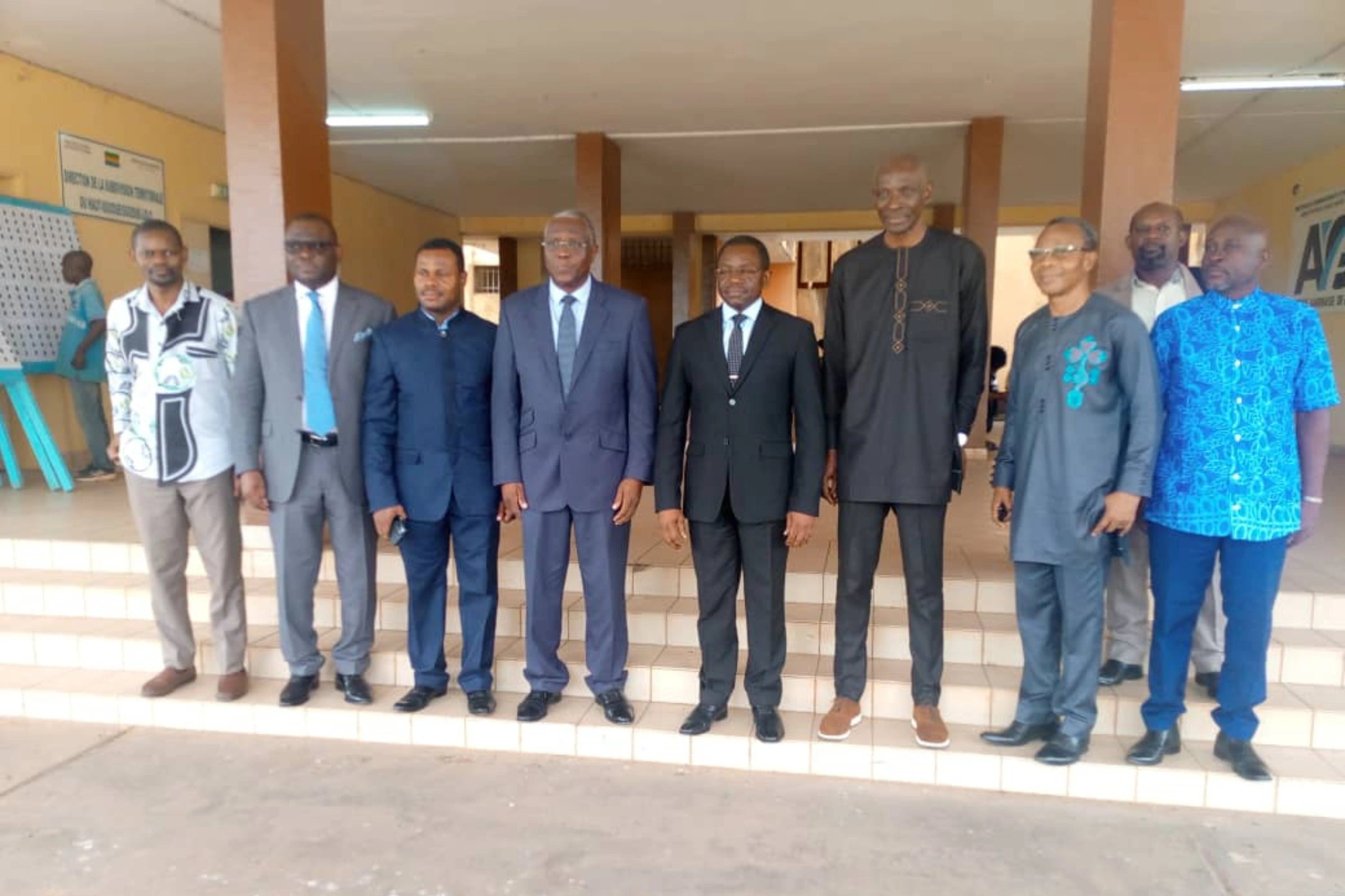 Le président exécutif de l’église des assemblées de Dieu du Gabon (ADG) révérend pasteur Arthur Mba accompagné des pasteurs locaux © Nadège Ontounou/L'Union