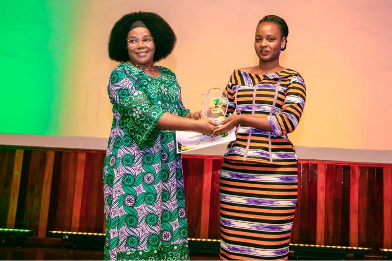 Awards de la Femme gabonaise : 13 femmes honorées à Arambo