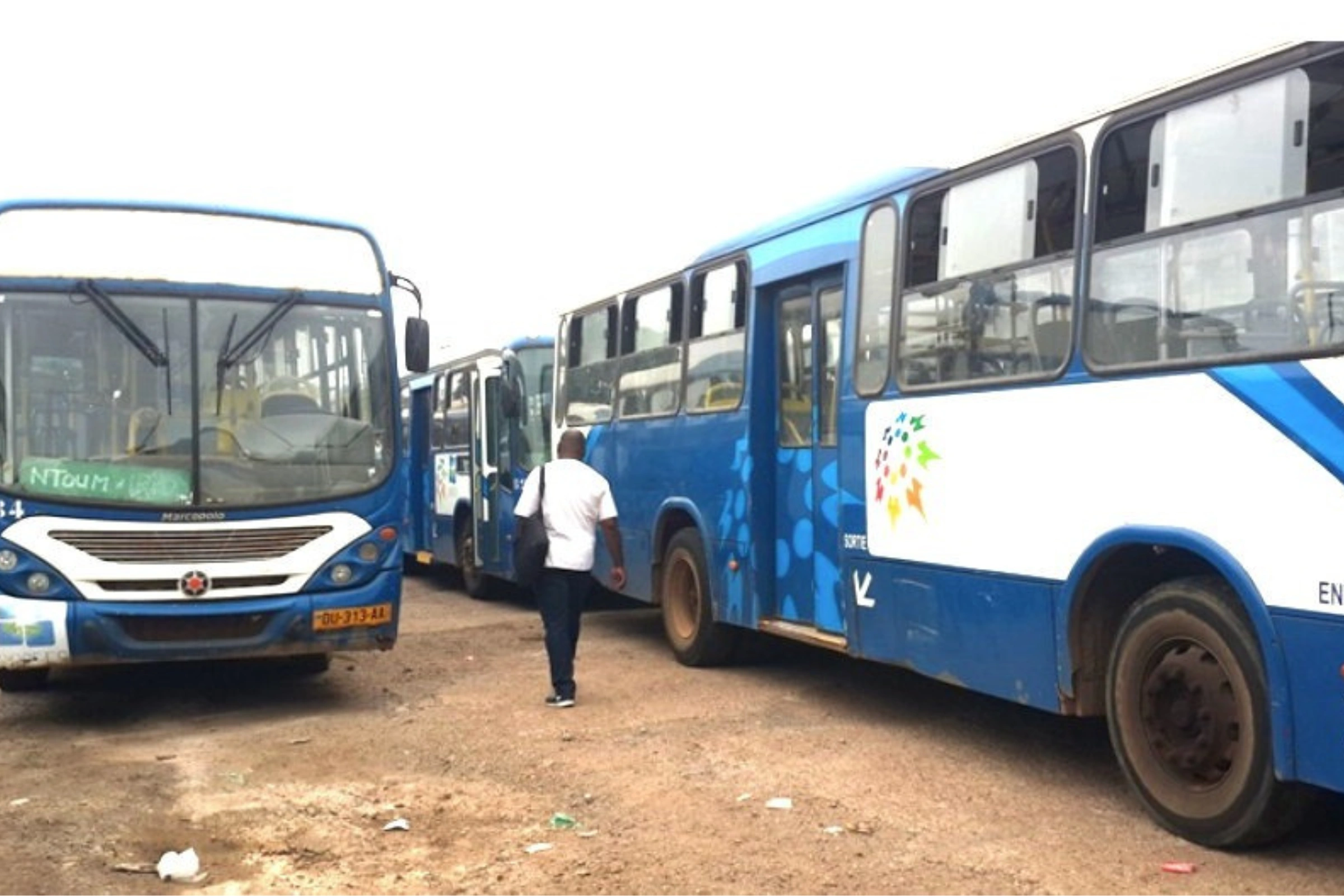 Transport urbain : Une vue partielle des bus de la Société gabonaise de transport (Sogatra).