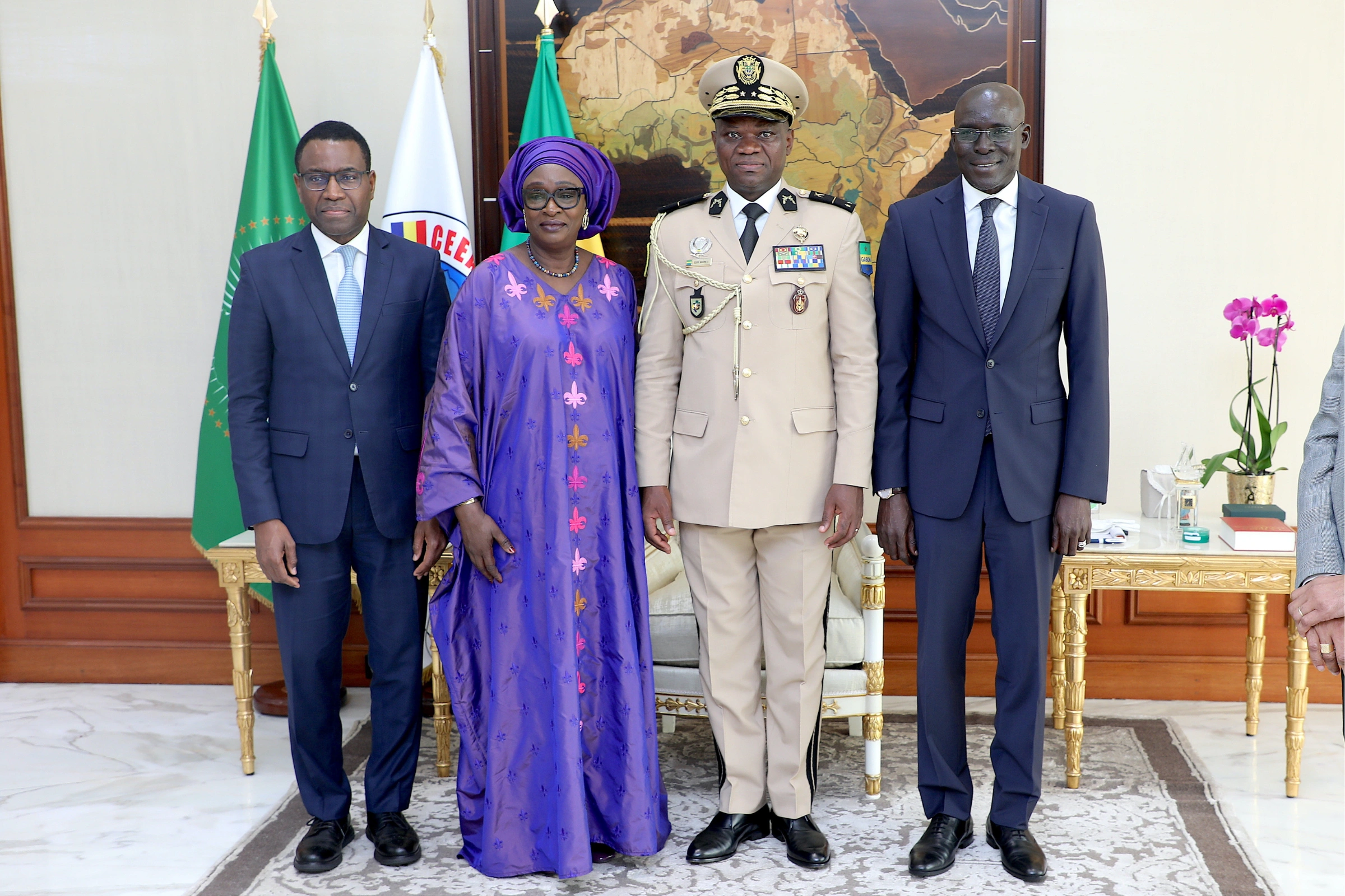 Audience du ministre sénégalais de l'intégration régionale au palais Léon Mba.