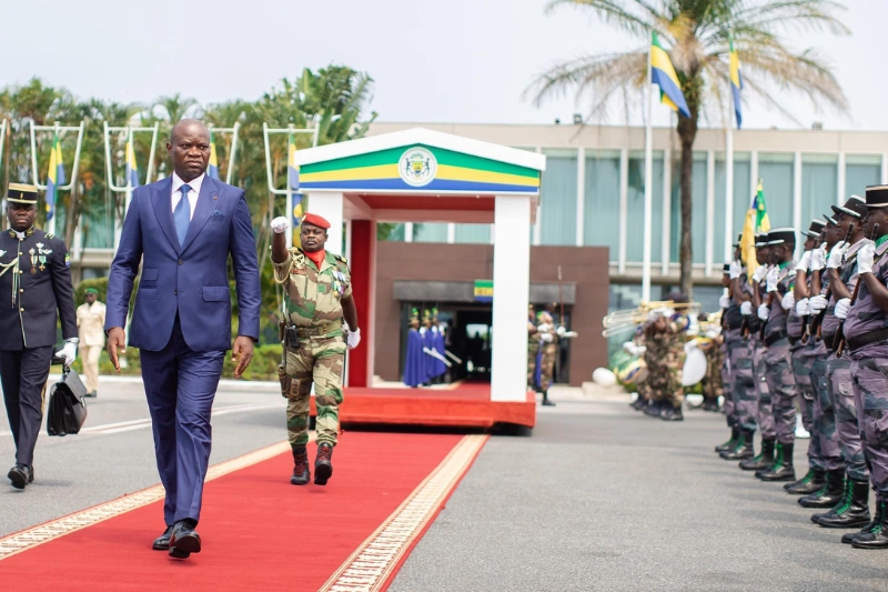 Le président Brice Clotaire Oligui Nguema, hier à son départ pour Washington. © DR