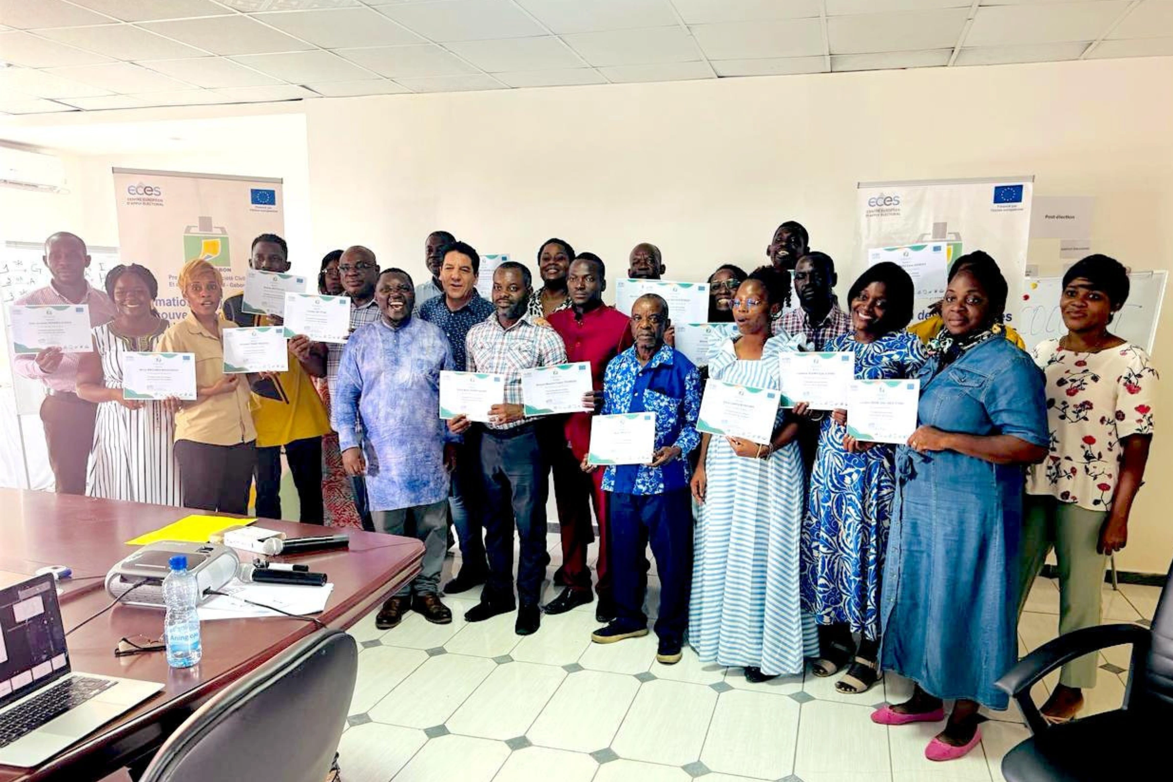 Les journalistes locaux au terme de leur formation.