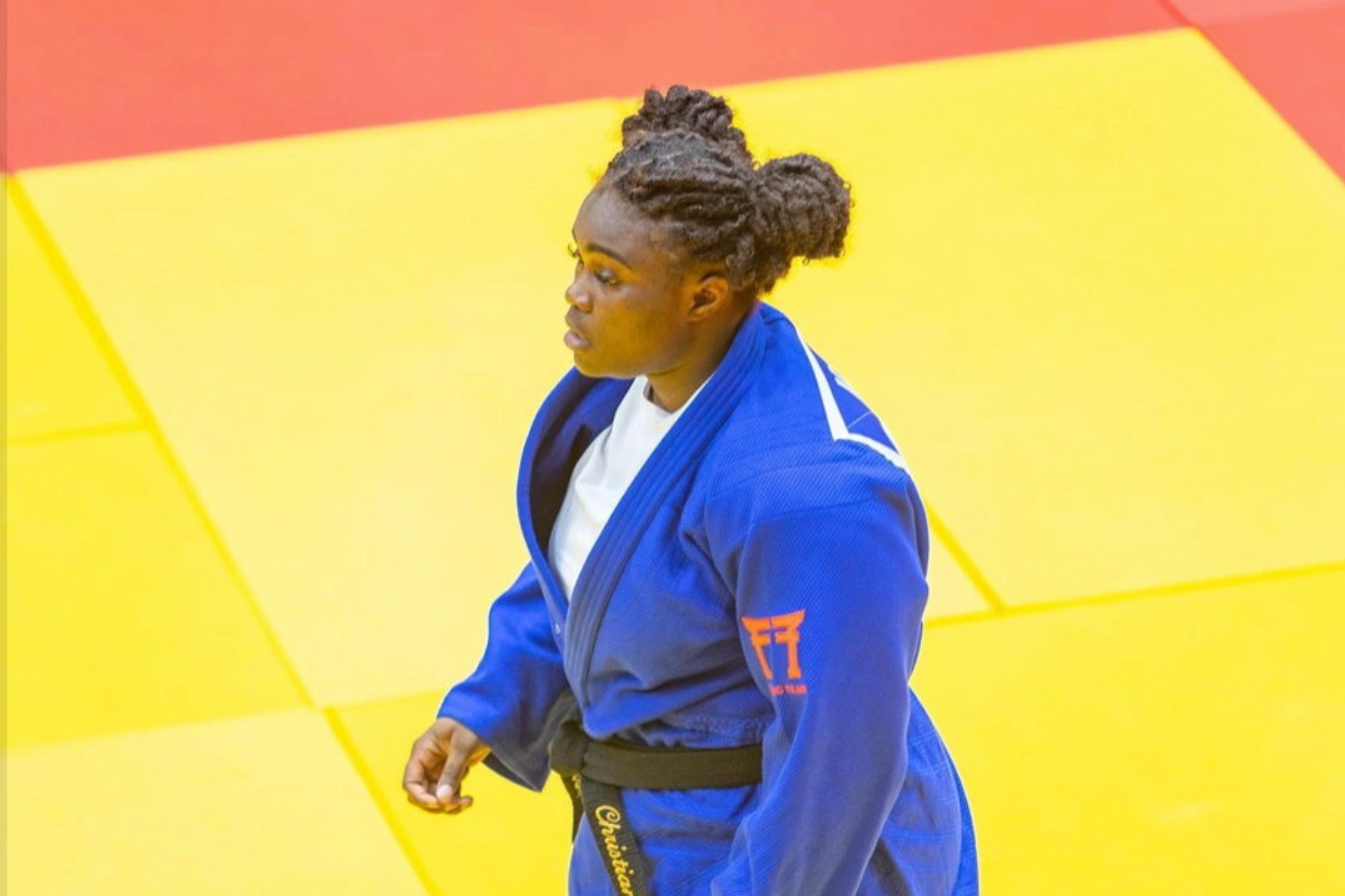 La judokate gabonaise Marthe Avaro, après le combat contre la Tunisienne, souffre d’un traumatisme cervical.