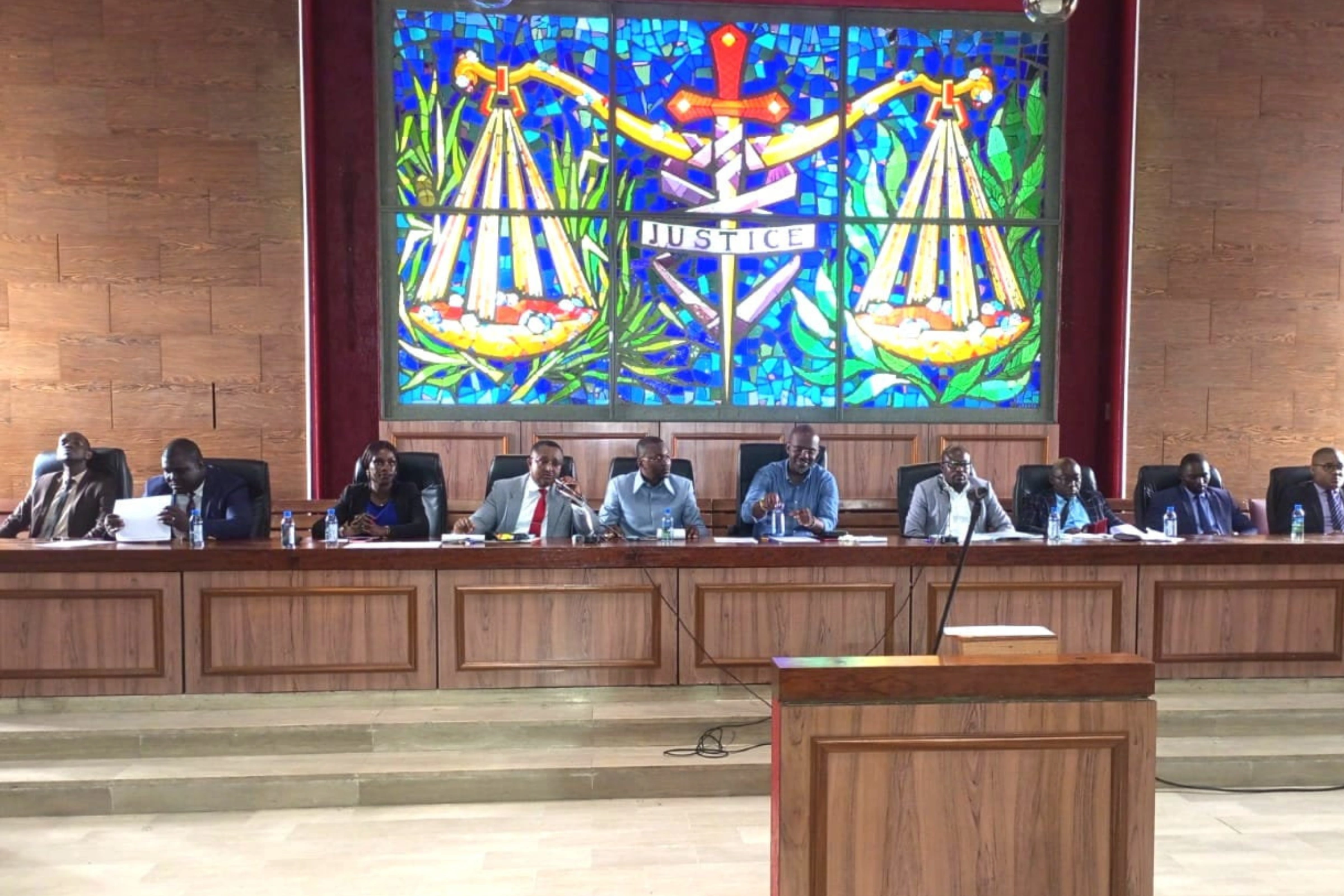 Synamag: Le bureau du Synamag réuni hier au Palais de justice de Libreville.