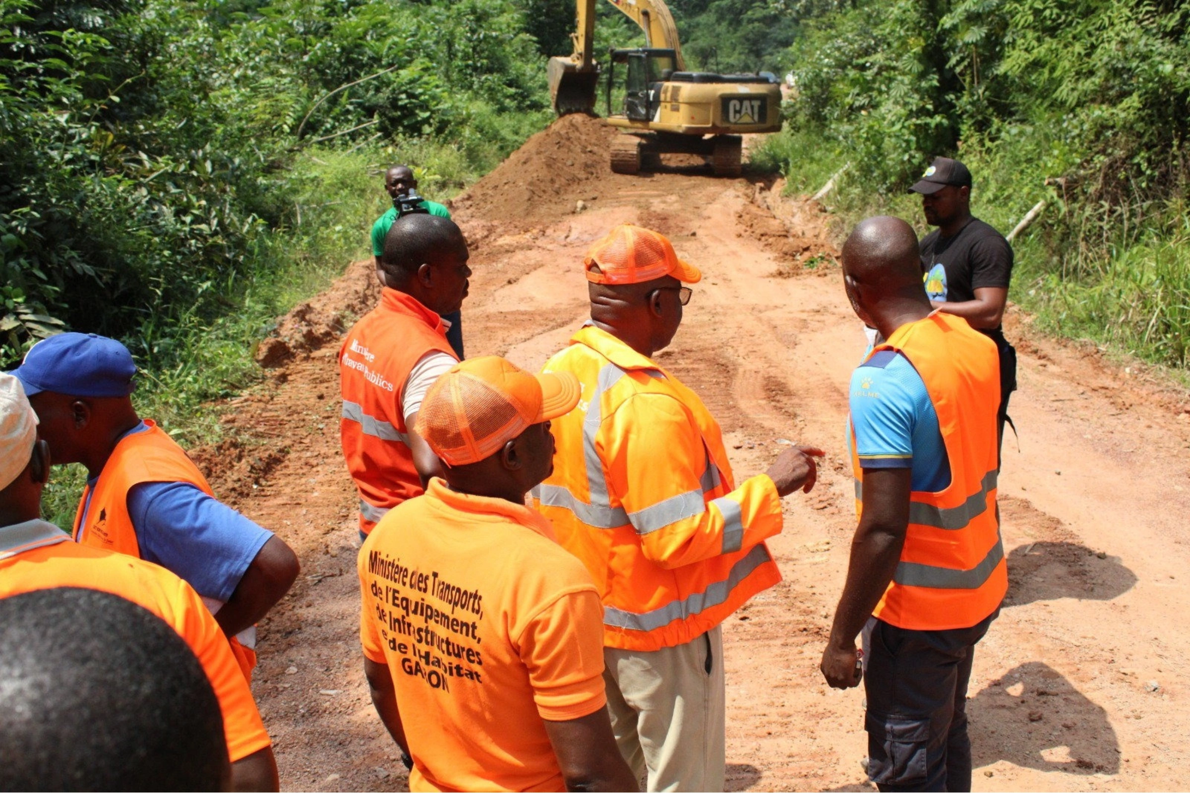 La délégation d'inspection sur le tronçon Koula-Moutou-pont Offoué. © RRAD/L'Union