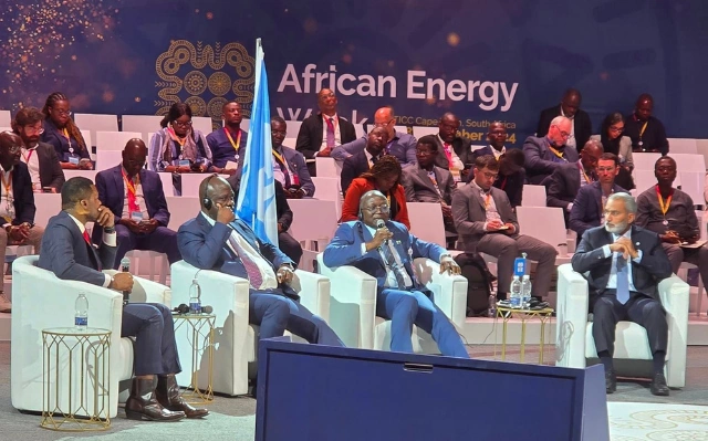 Le ministre du Pétrole, Marcel Abéké prenant la parole à l'Africa Energy Week © DR