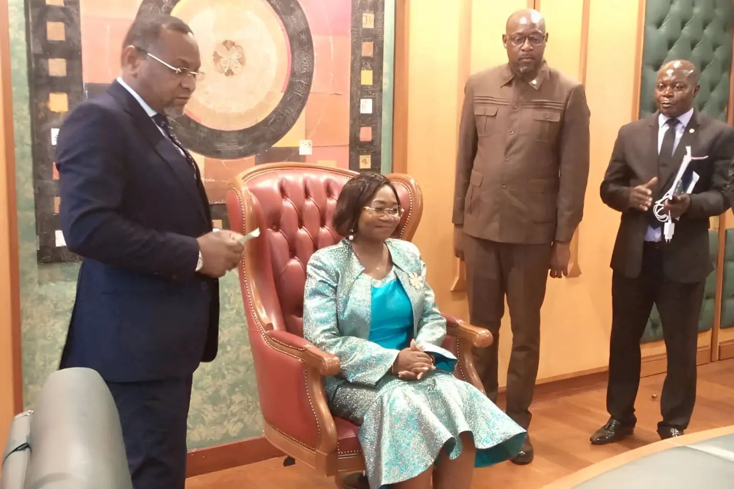 Rufine Obanga Matsouka-Mouissi Mouissi installée dans ses fonctions de directrice de l’agence de la BEAC de Franceville, première femme à occuper ce poste. © L'Union