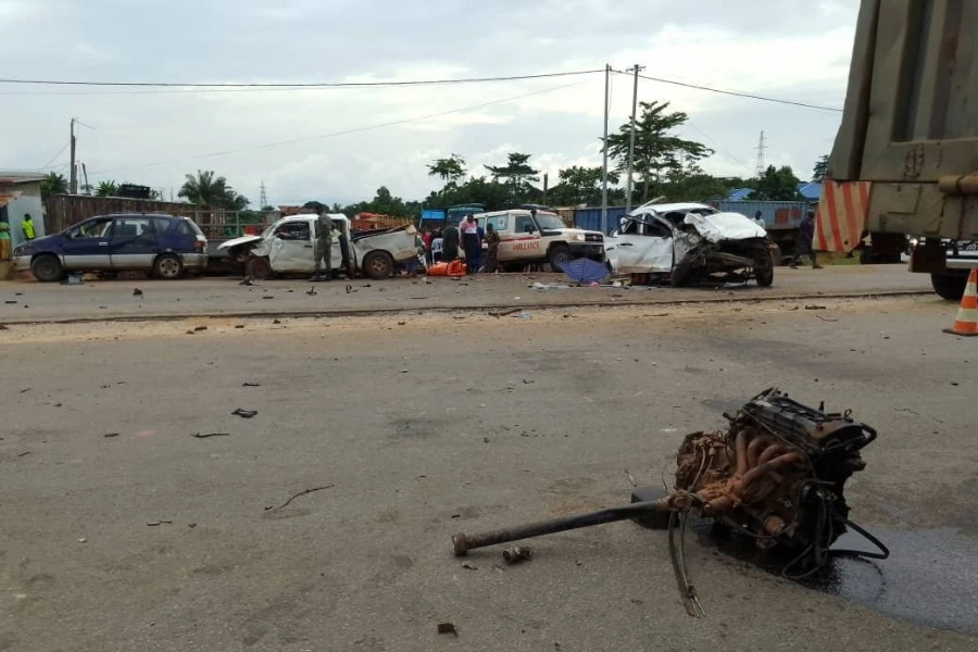 Une collision entre un pick-up et une hyundai. © DR 