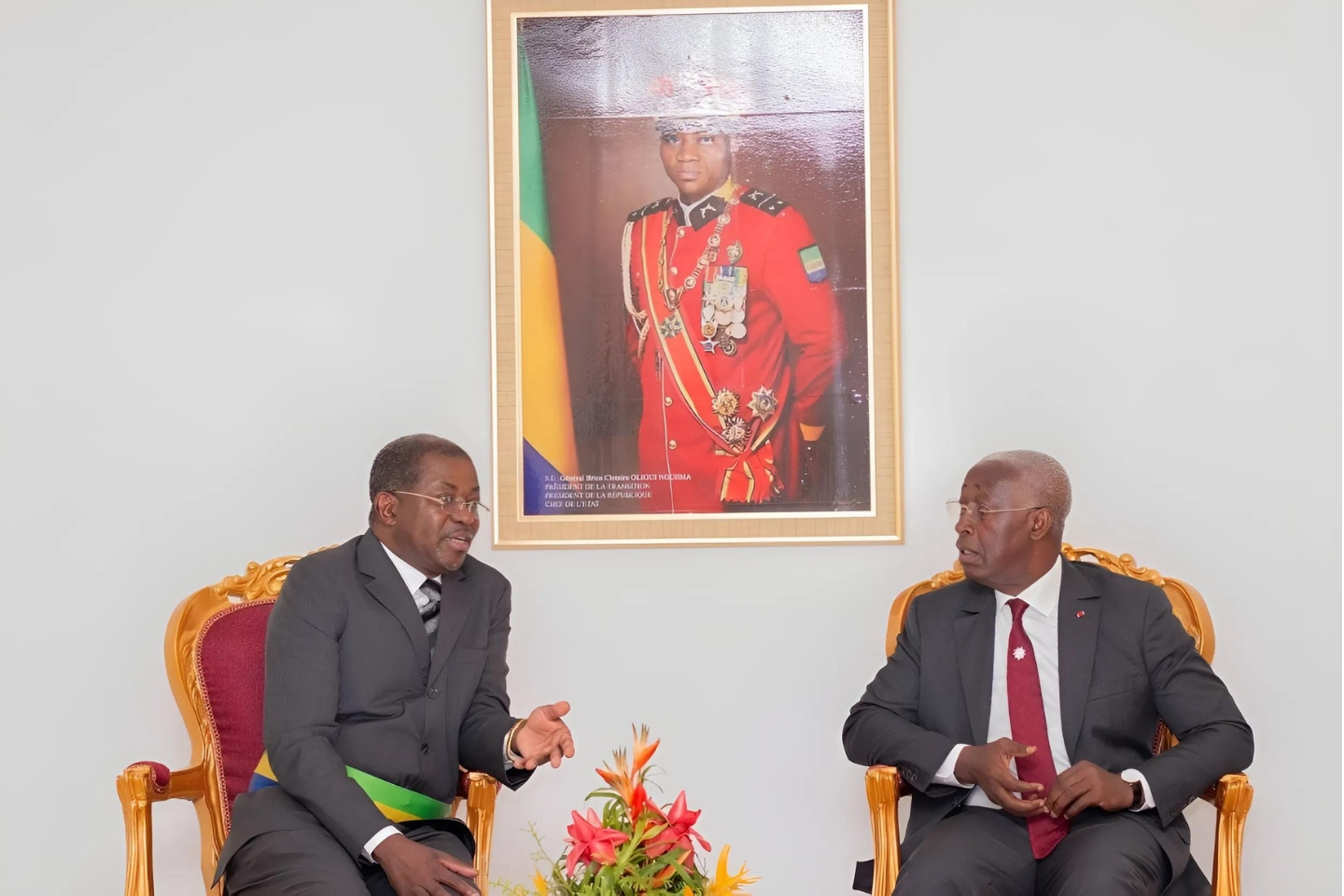 Séraphin Moundounga, président du CESE et le Premier ministre, Raymond Ndong Sima © DR