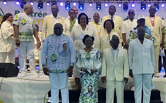 Les membres du parti démocratique gabonais "PDG" © DR 