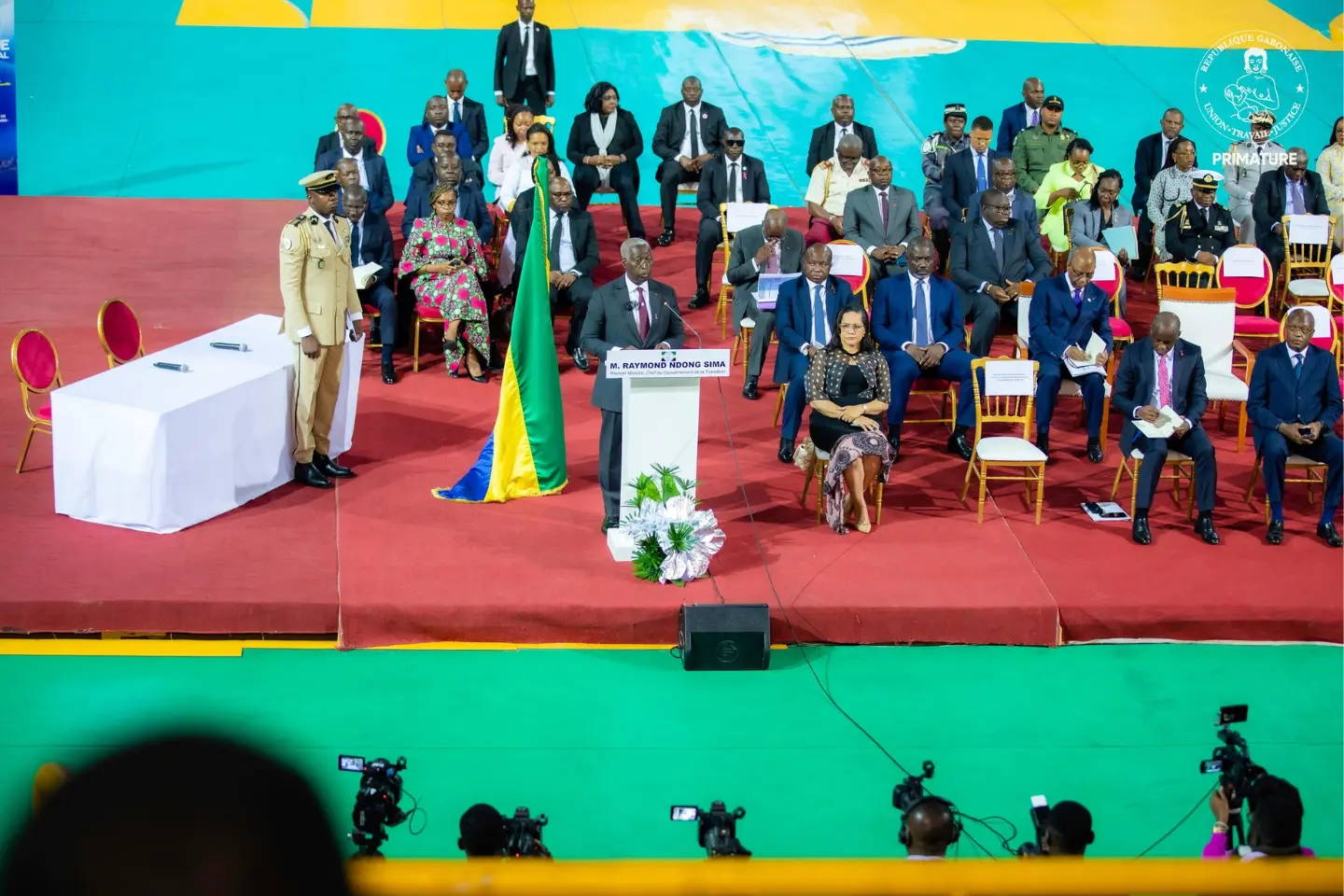 Le Premier ministre Raymond Ndong Sima, lors de son inter- vention, hier au palais des Sports de Libreville.