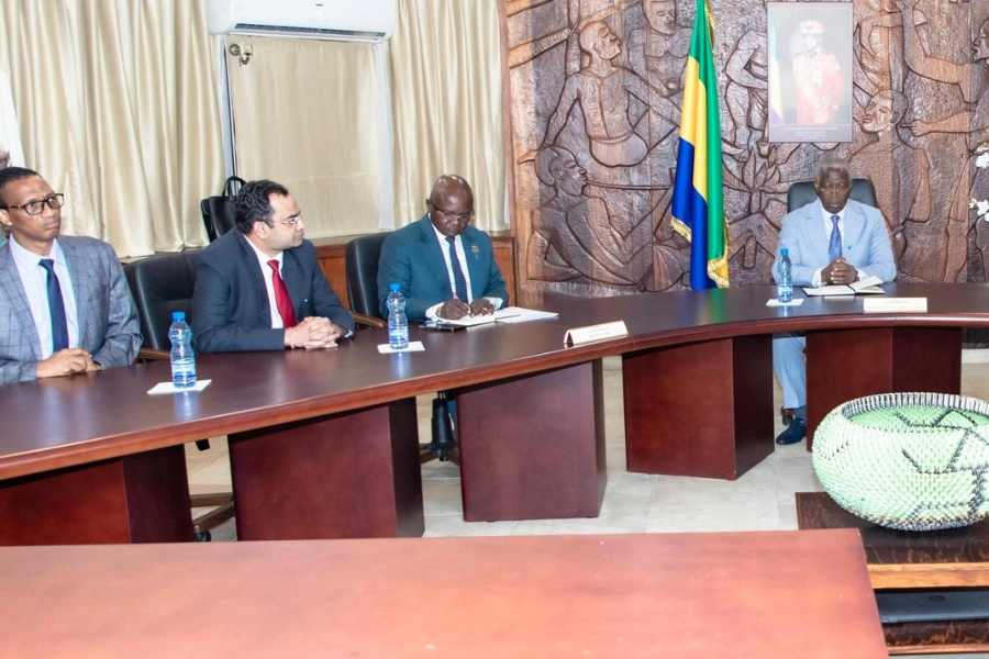 chef du gouvernement, Raymond Ndong Sima, a tenu une rencontre avec le directoire du Groupe Santé Pharmaceutique Gabon. © DR 