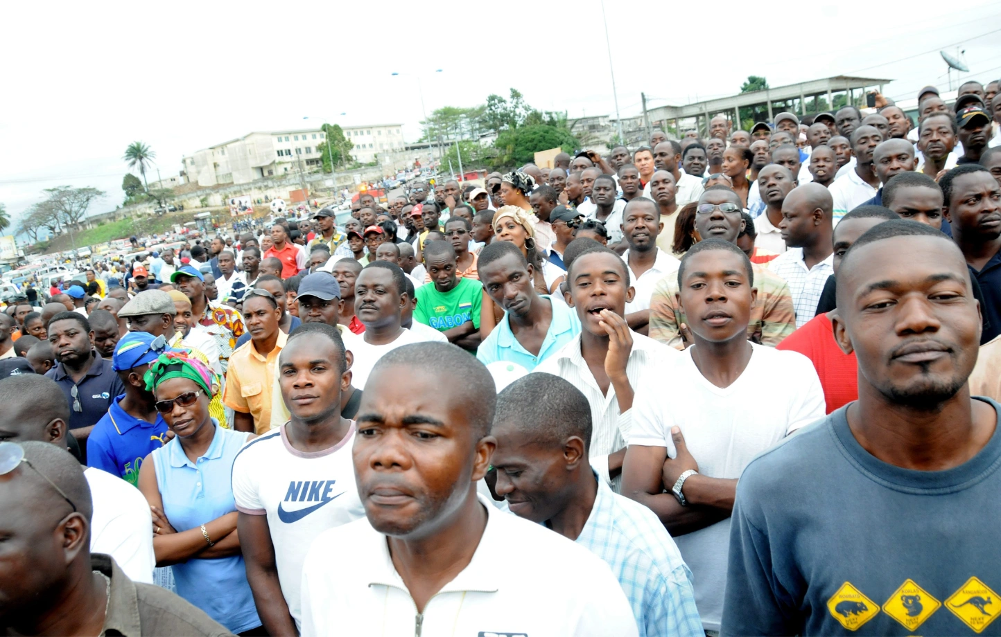 Foule de gabonais rassemblés  © DR