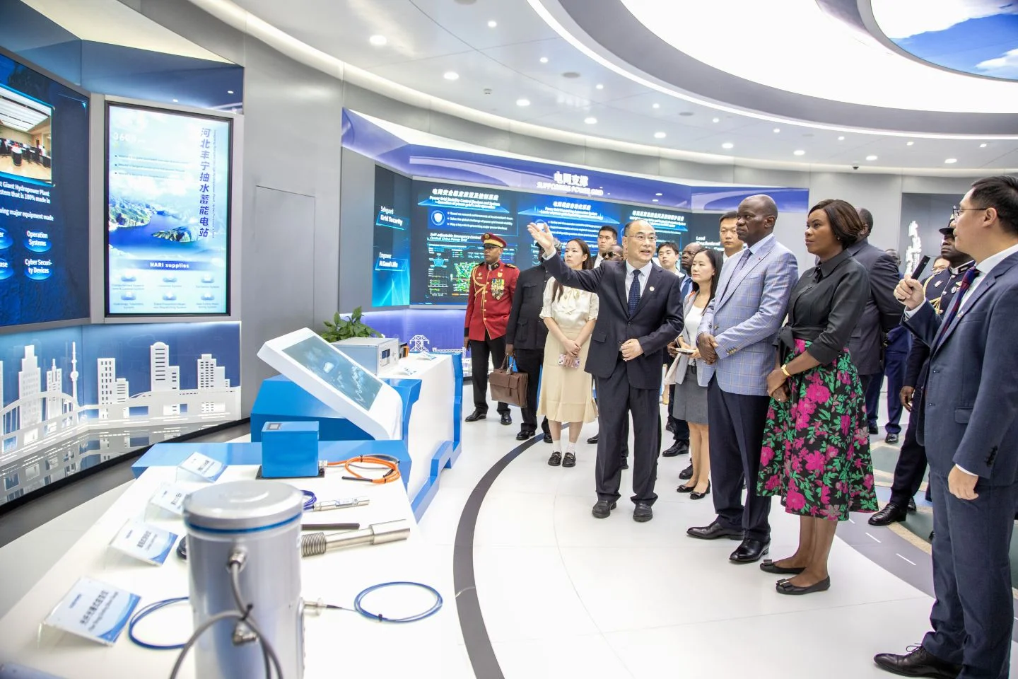 Visite du chef de l'Etat en Chine : Oligui Nguema explore la piste "Nari Group Corporation"