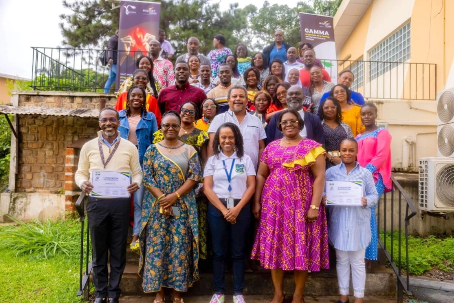 Photo de famille au terme de l'atelier sur le vih/sida. © DR 