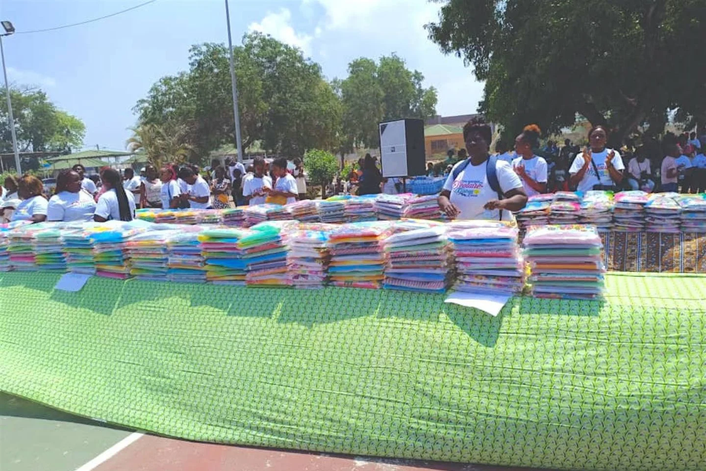 Port-Gentil : plus de 2 000 kits scolaires pour les enfants de Bendjé et de la cité