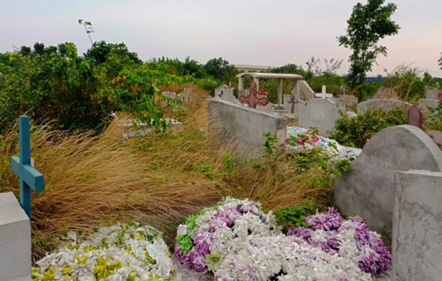 Cimetière de Port-Gentil © DR