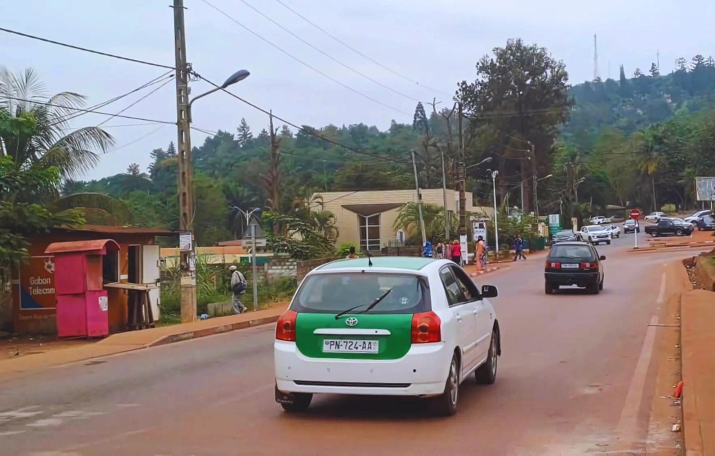 Image taxi dans la ville de Mounana au Gabon © DR