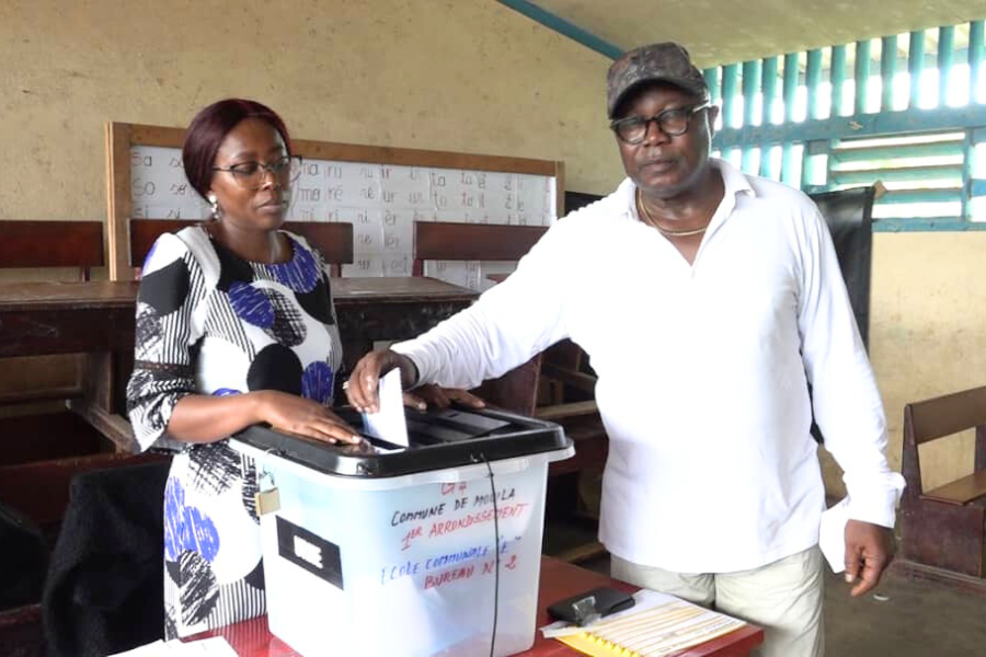 Pierre-Claver Maganga Moussavou le jour du vote pour le référendum le 17 novembre 2024 © L'Union