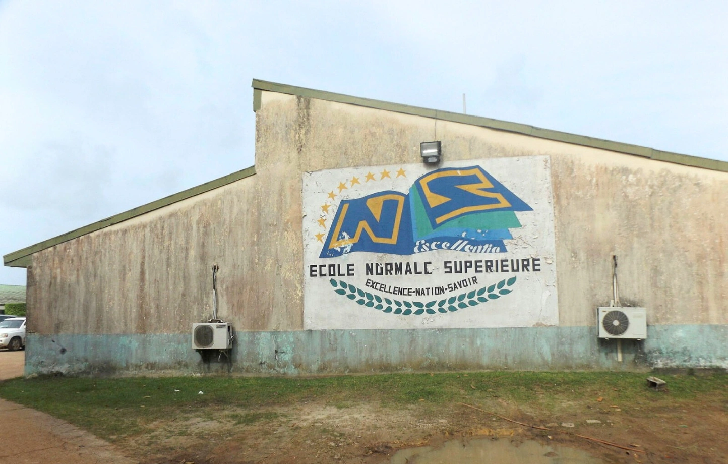 Vue de l'École Normale Supérieure de Libreville, Gabon © DR