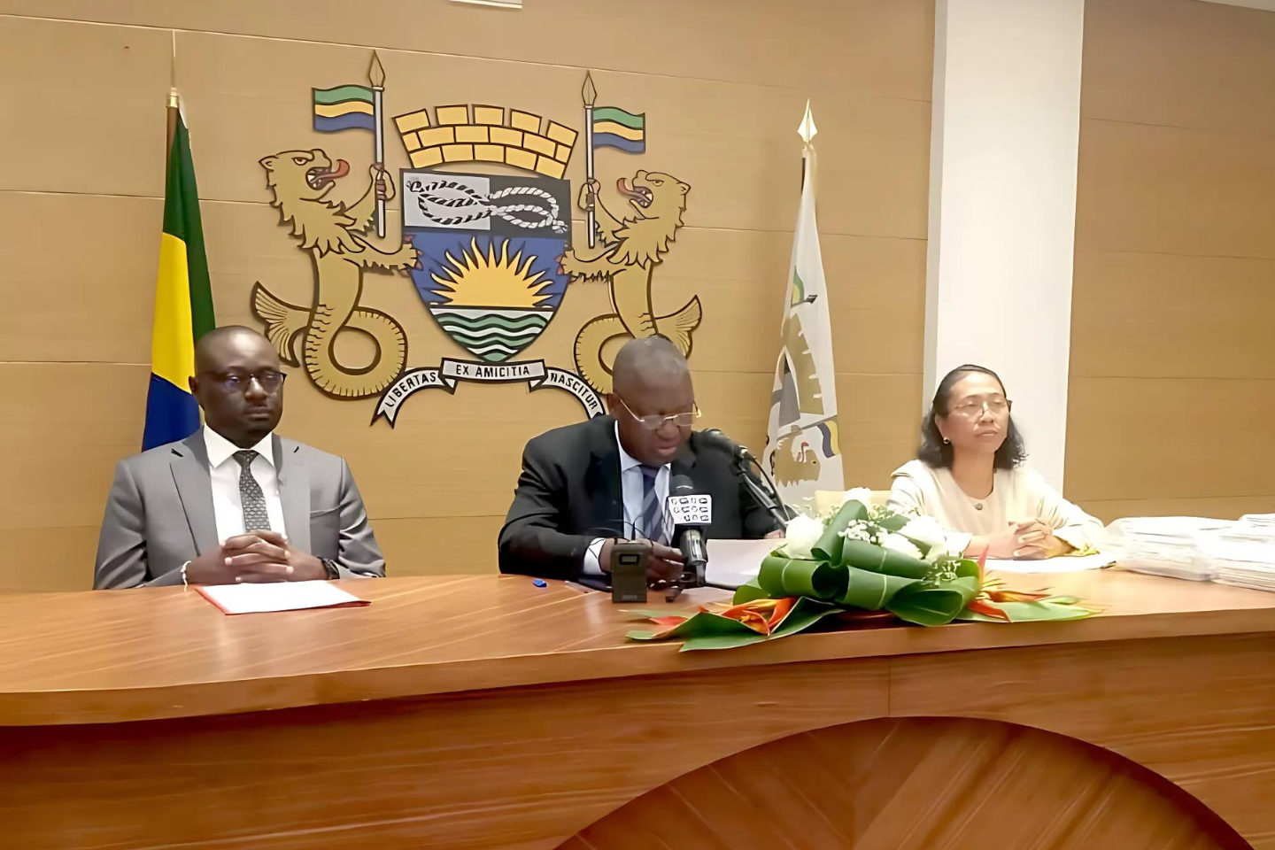 Les officiels hier au lancement de l’atelier relatif à la formation des officiers d’état civil sur le manuel d’enregistrement des faits d’état civil. © DR