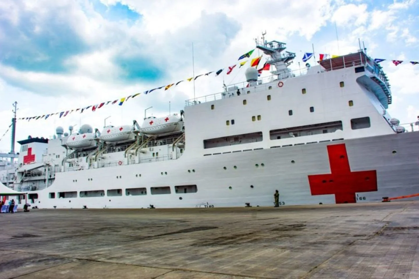 Navire-hôpital Arche de la paix : des soins gratuits à Libreville dès le 19 septembre