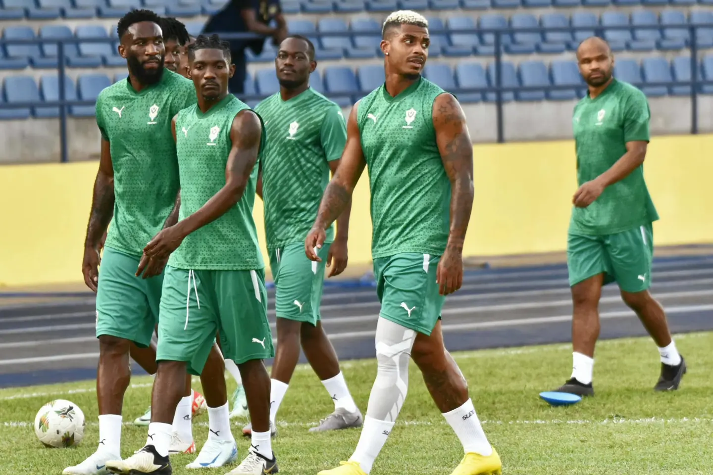 Les panthères du Gabon au lieu de rassemblement à Franceville © DR