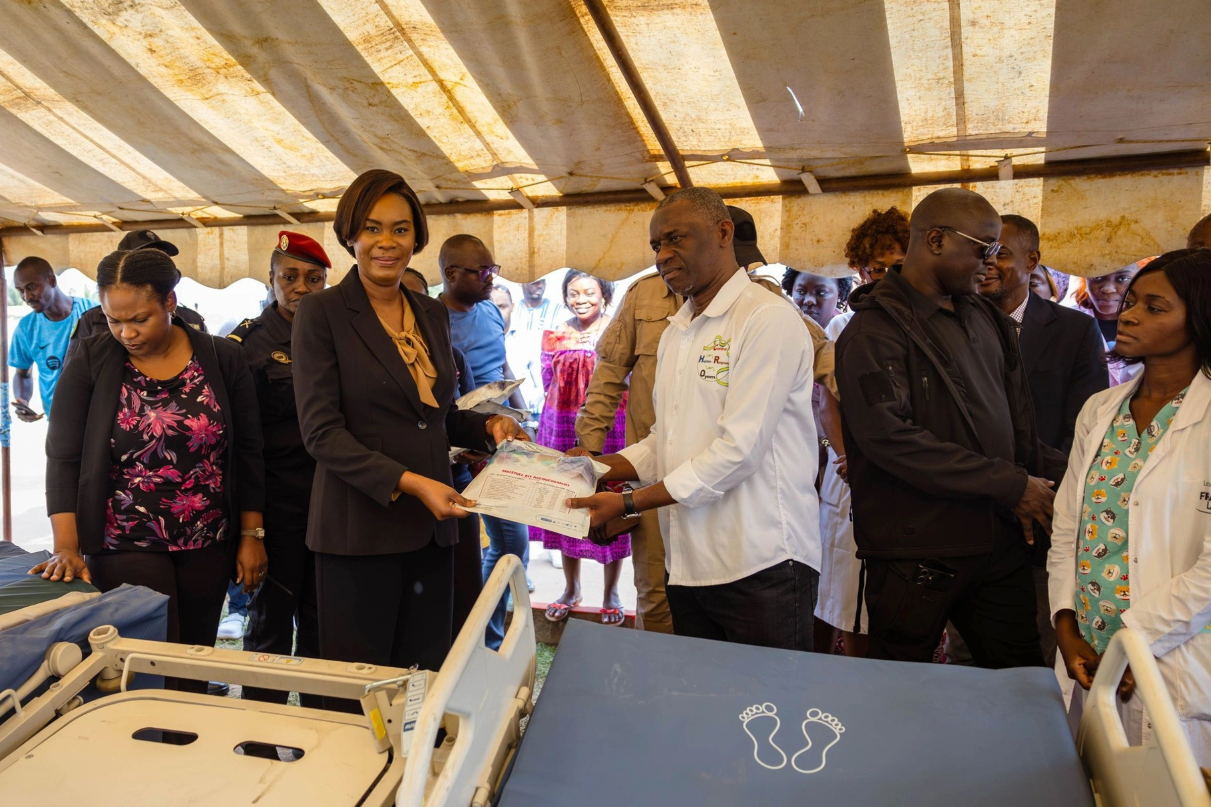 LA PREMIÈRE DAME ZITA OLIGUI NGUEMA FAIT UN IMPORTANT DON AU CENTRE HOSPITALIER  RÉGIONAL D’OYEM (CHRO) © Communication Première Dame