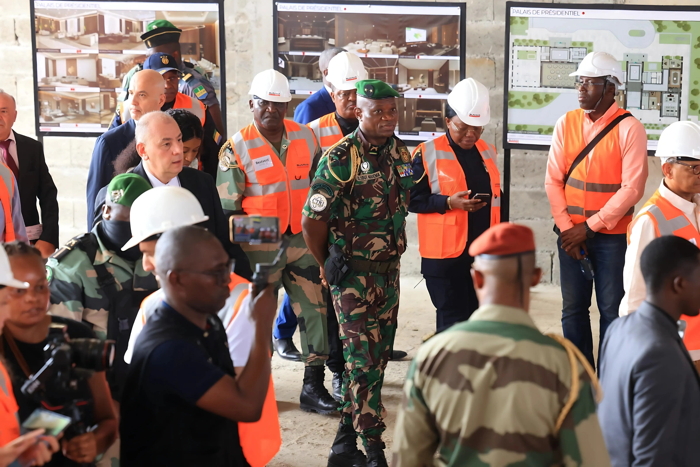 La visite du chef de l’Etat lui a permis d’apprécier l’évolution du chantier. © DR 