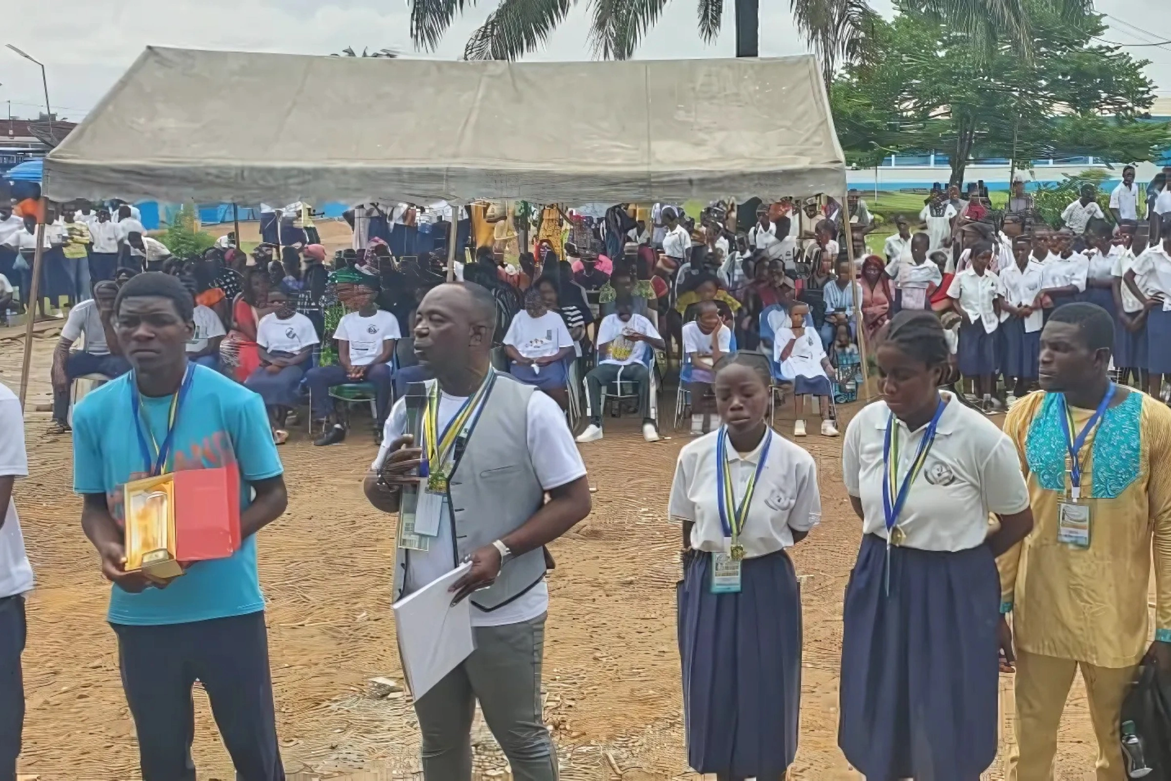 Ndendé : les meilleurs élèves du lycée Paul-Marie-Yembit récompensés