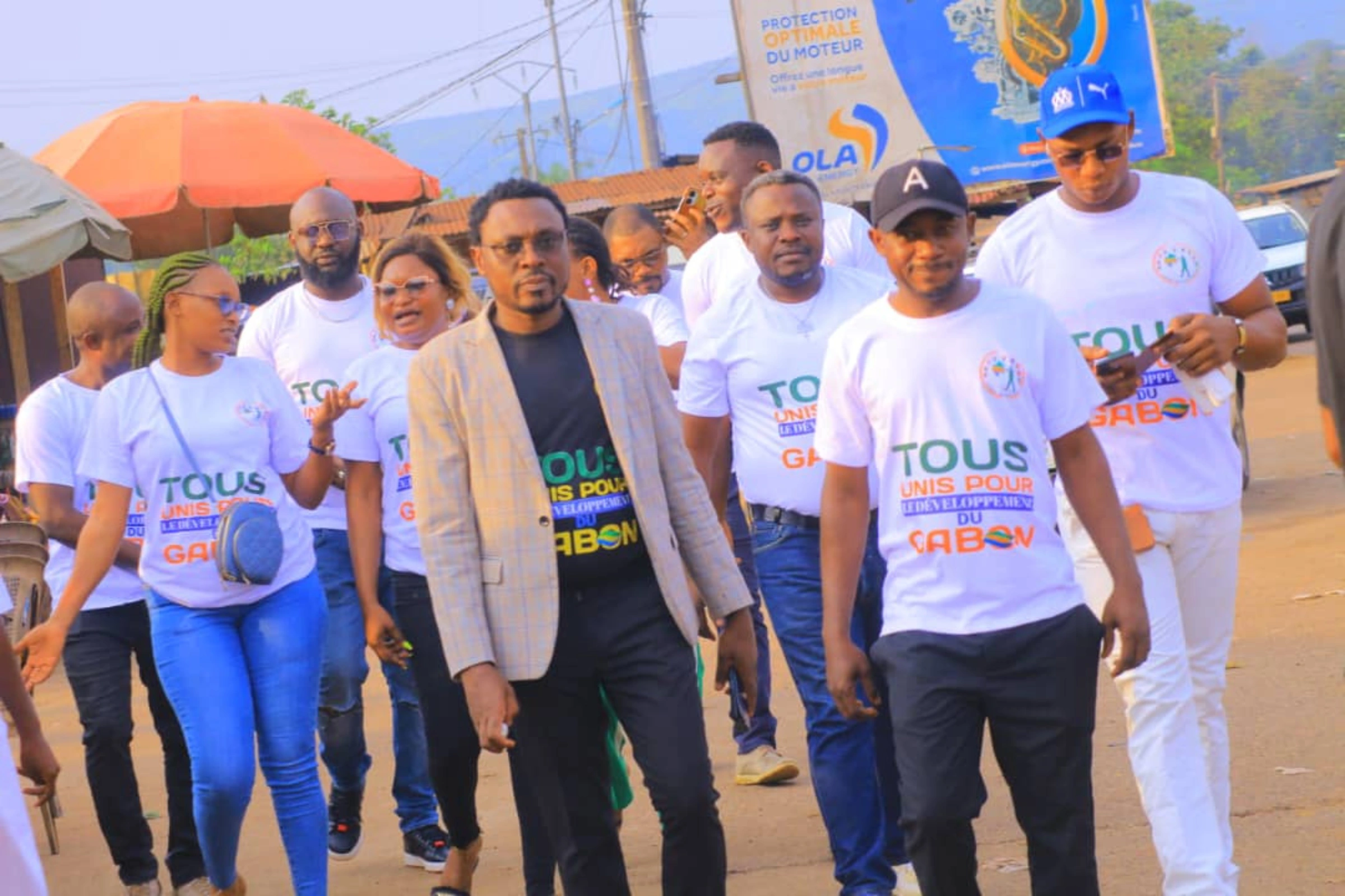 Marche de sensibilisation des membres du mouvement "Vision pour un Gabon futur" à Moanda le samedi 18 janvier 2025 © DR