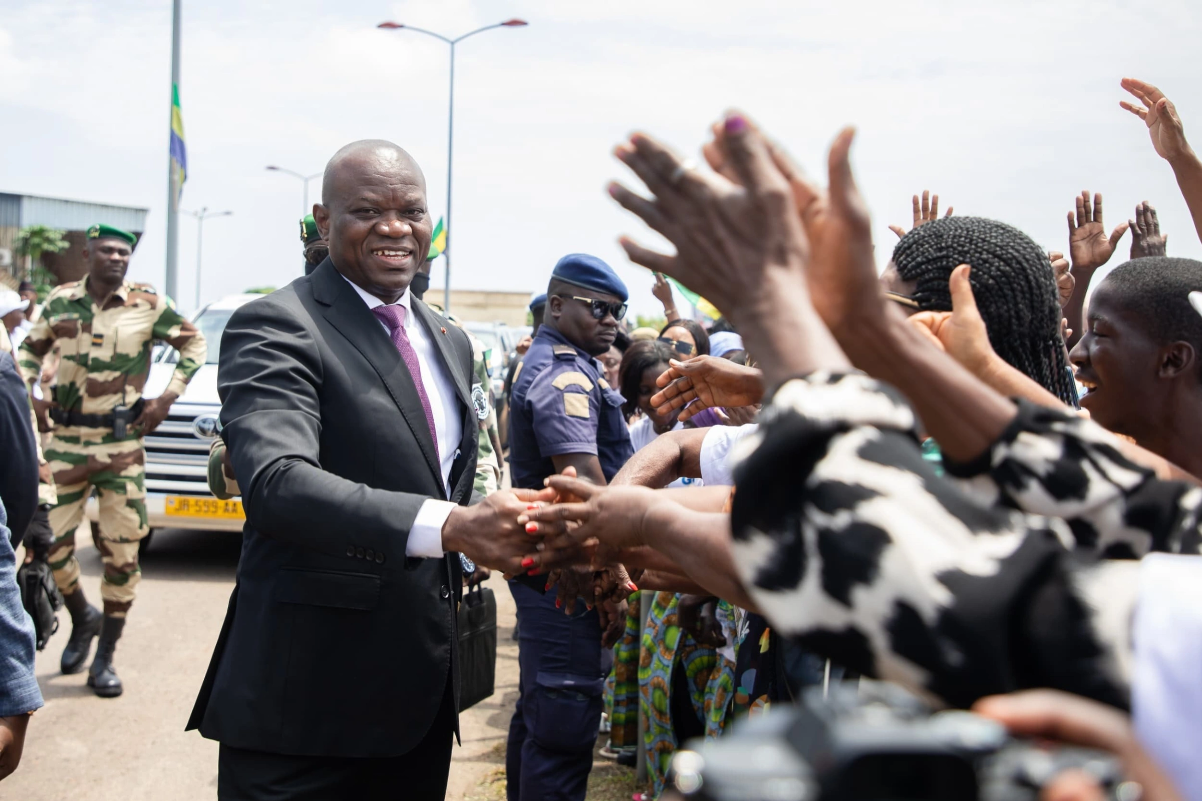 Le chef de l’État, le général Brice Clotaire Oligui Nguema, à son arrivée, mardi dernier, à Port-Gentil.