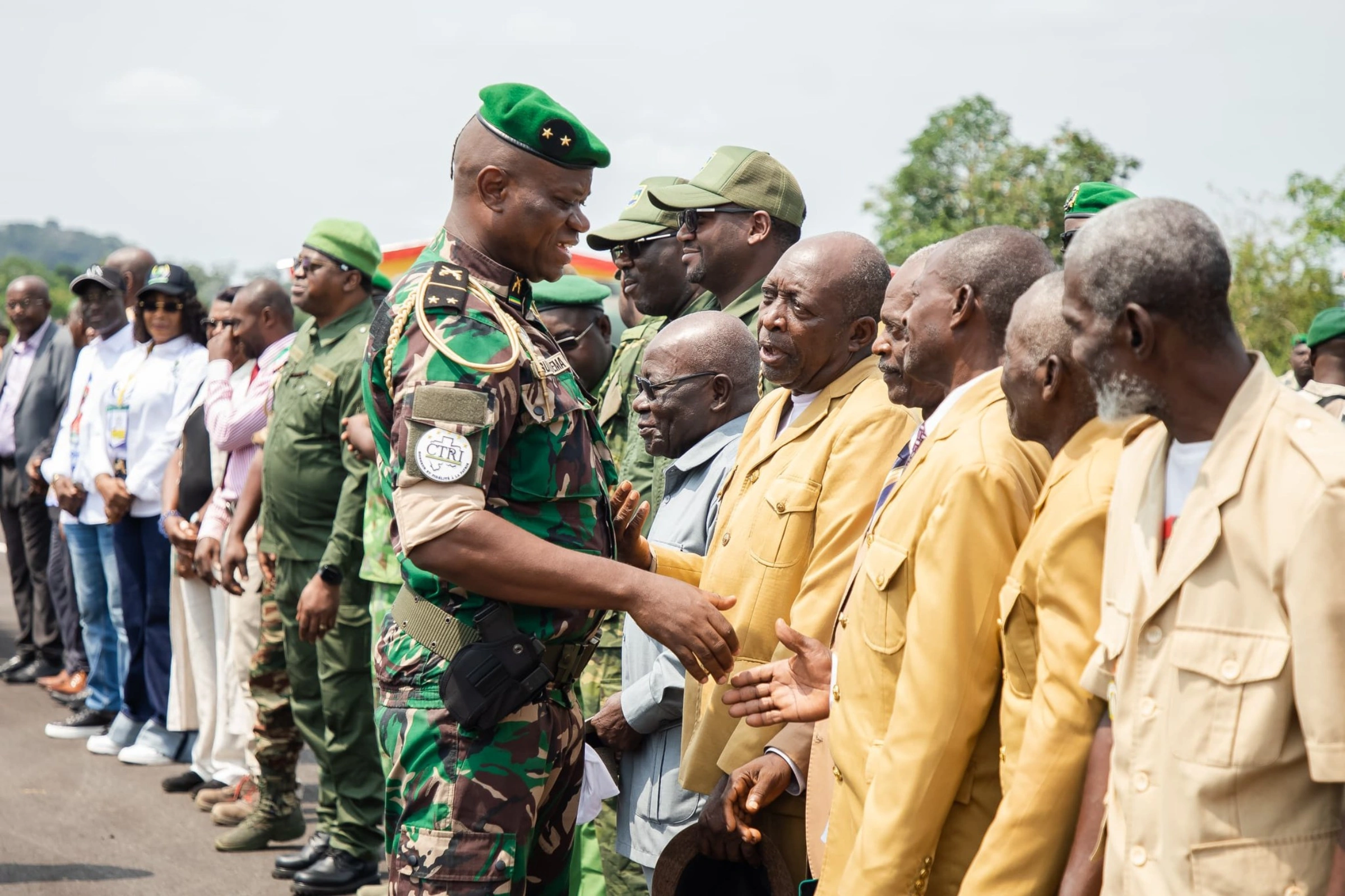 Le président de la Transition Brice Clotaire Oligui Nguema à son arrivée à l'Aéroport d'Oyem © DR