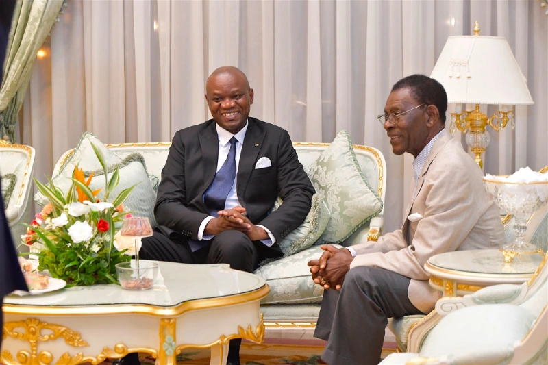 Brice Clotaire Oligui Nguema et Teodoro Obiang Nguema. © DR