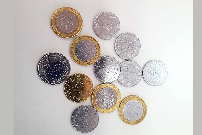 Les pièces de monnaie se font rares à Lambarené.