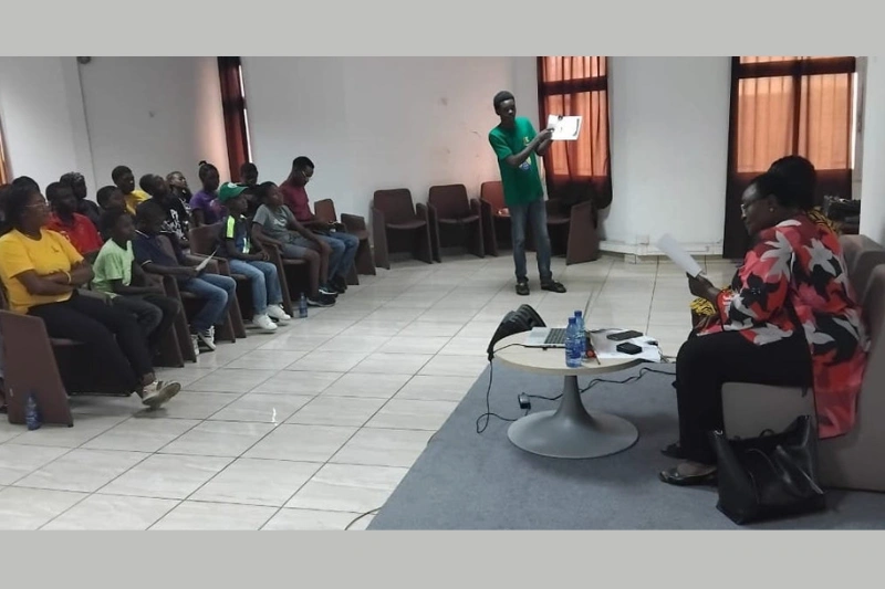 Les jeunes Portgentillais en atelier pour la culture de la paix.